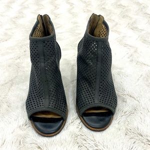 Geox Peep-Toe Perforated Black Sandals, Size 38